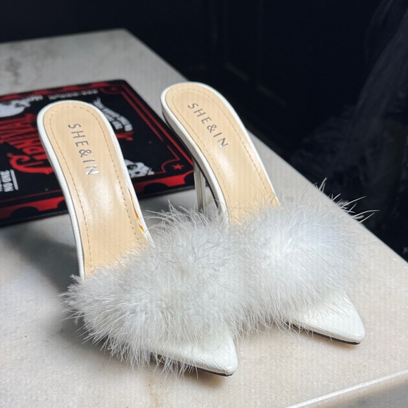 SHEIN Shoes - White maribou heels 9